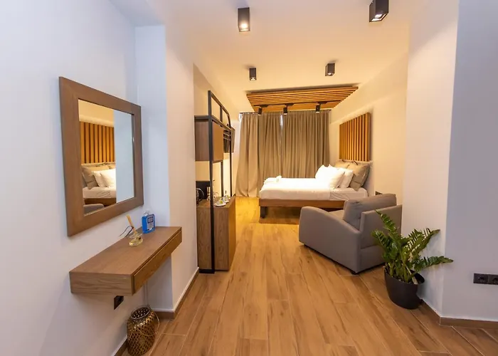 Centrally Elegant Suite By Acropolis